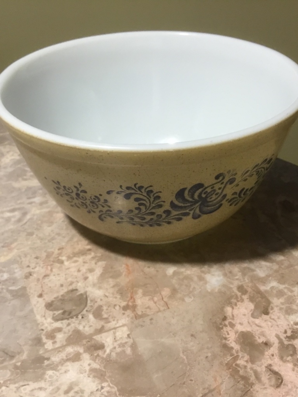 Vintage #420 Pyrex 1.5 (quart) Homestead Mixing Bowl (Tan and Blue)
